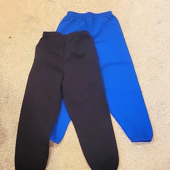 Hanes 2pc boys sweatpants size med - Picture 1 of 1